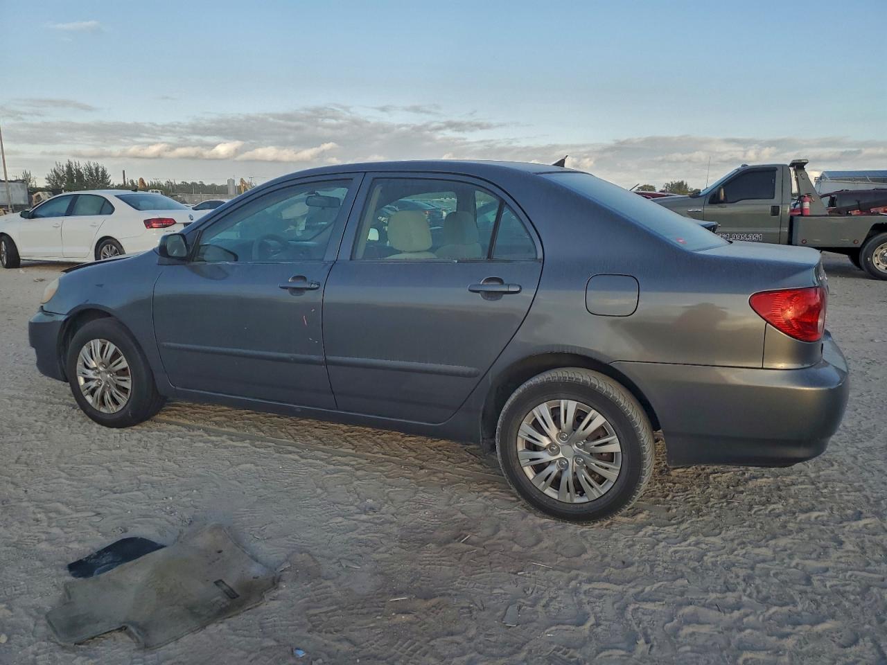 2005 TOYOTA COROLLA CE photo 2