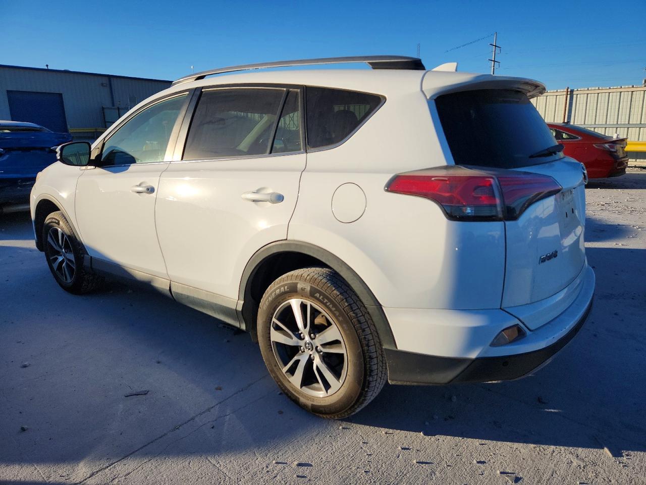 2018 TOYOTA RAV4 ADVENTURE photo 2