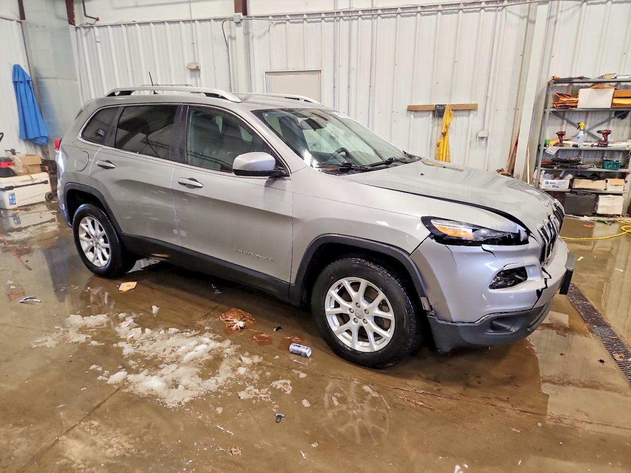 2016 JEEP CHEROKEE LATITUDE photo 4