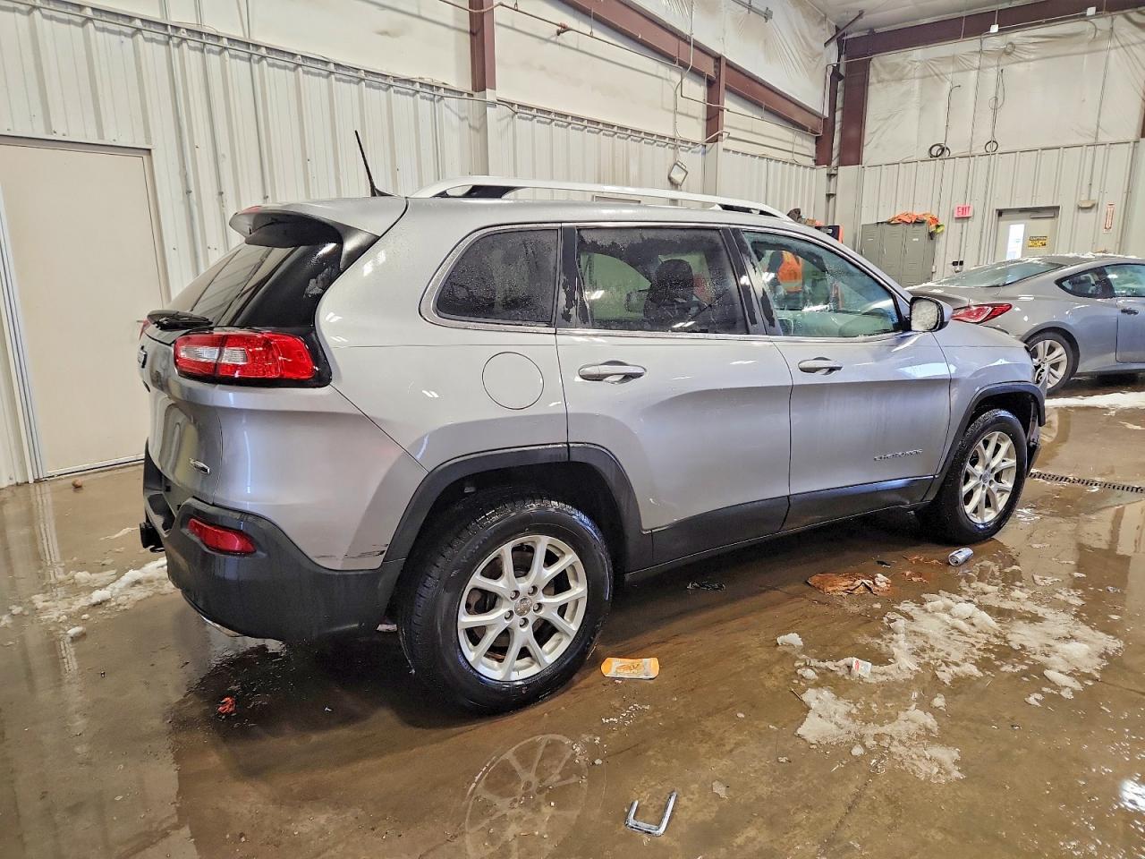 2016 JEEP CHEROKEE LATITUDE photo 3
