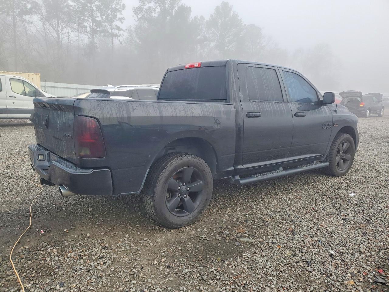 2016 RAM 1500 ST photo 3