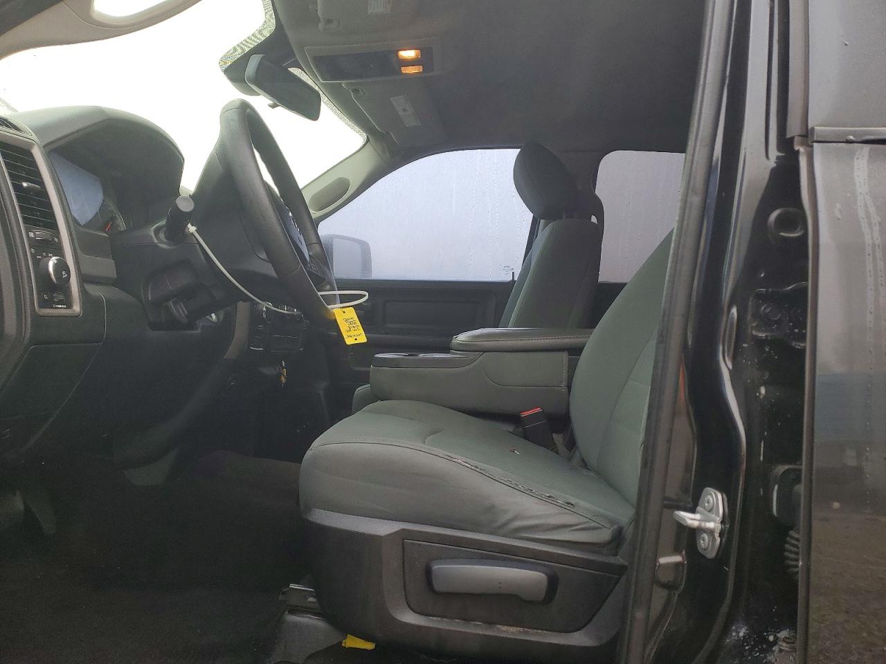 2016 RAM 1500 ST photo 7