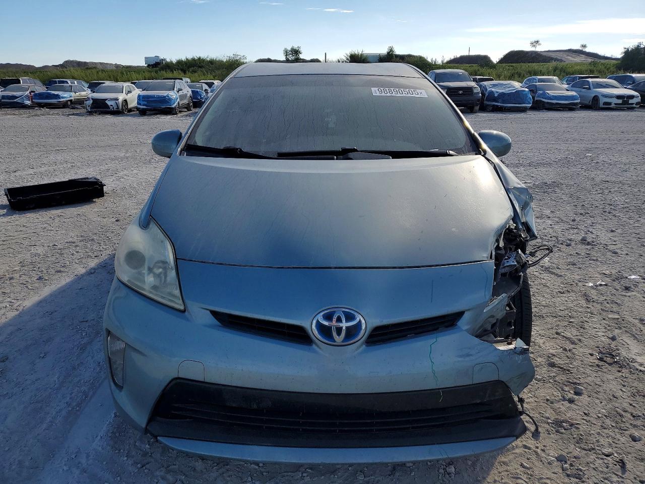 2015 TOYOTA PRIUS photo 5