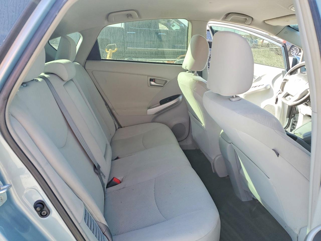 2015 TOYOTA PRIUS photo 10
