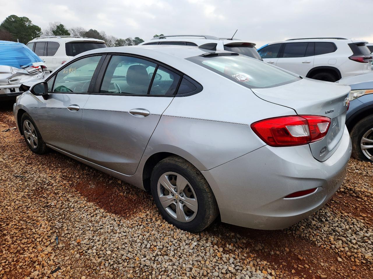 2017 CHEVROLET CRUZE LS photo 2
