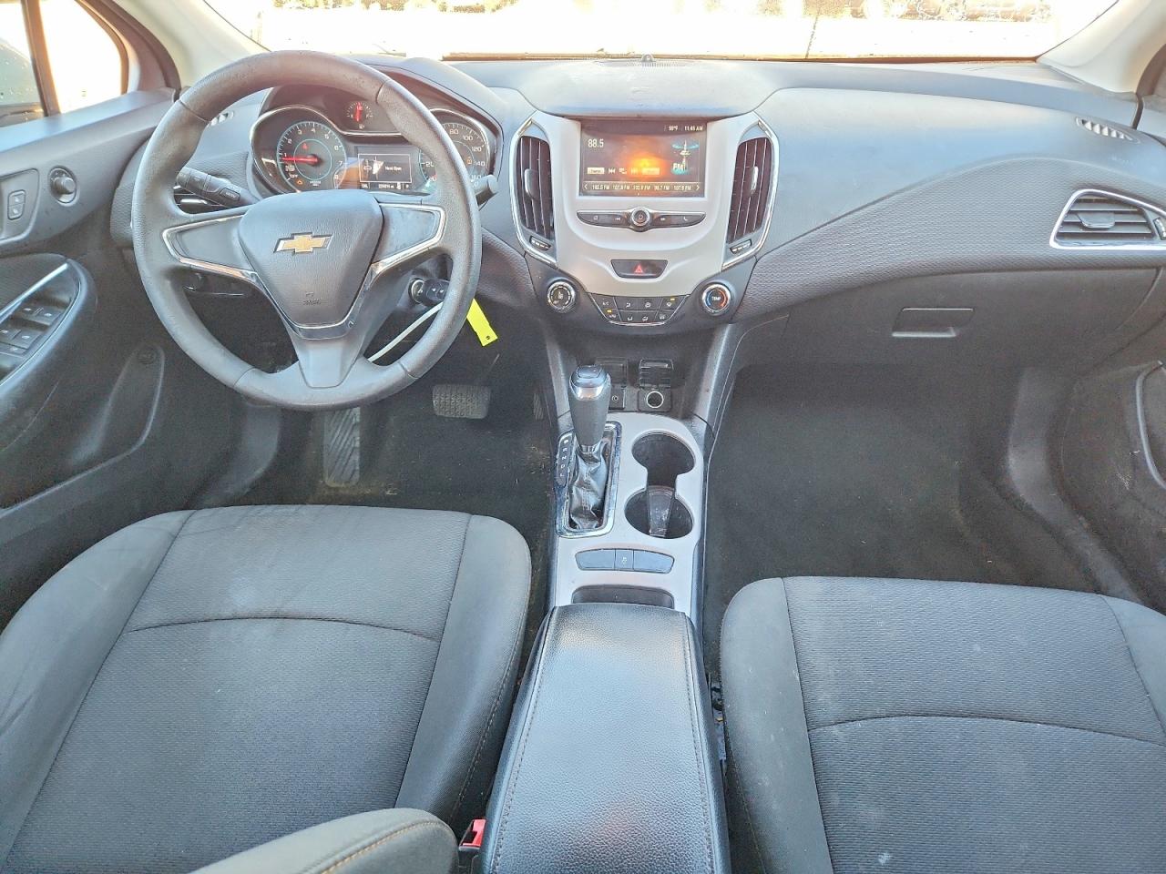 2017 CHEVROLET CRUZE LS photo 8