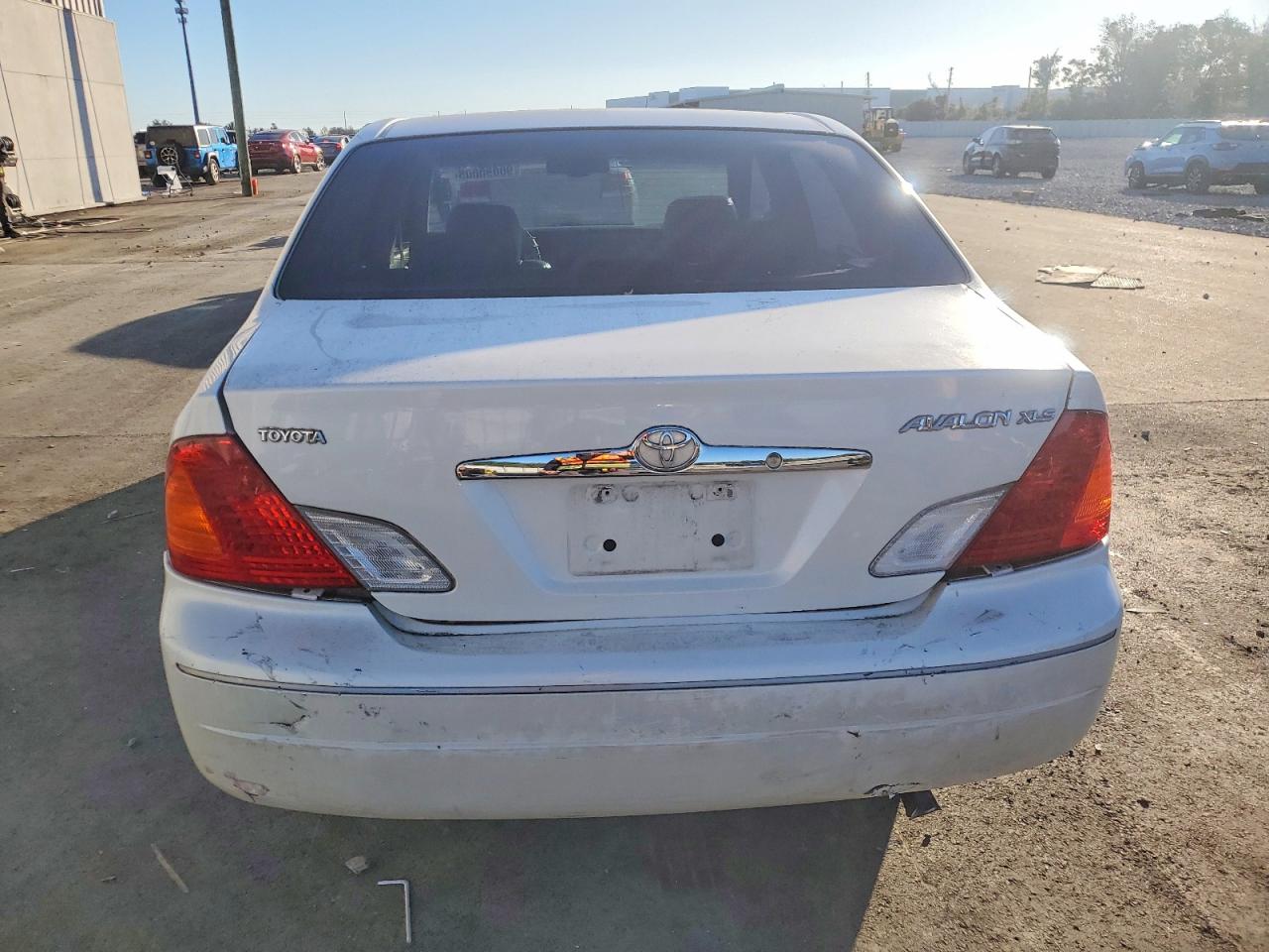 2000 TOYOTA AVALON XL photo 6