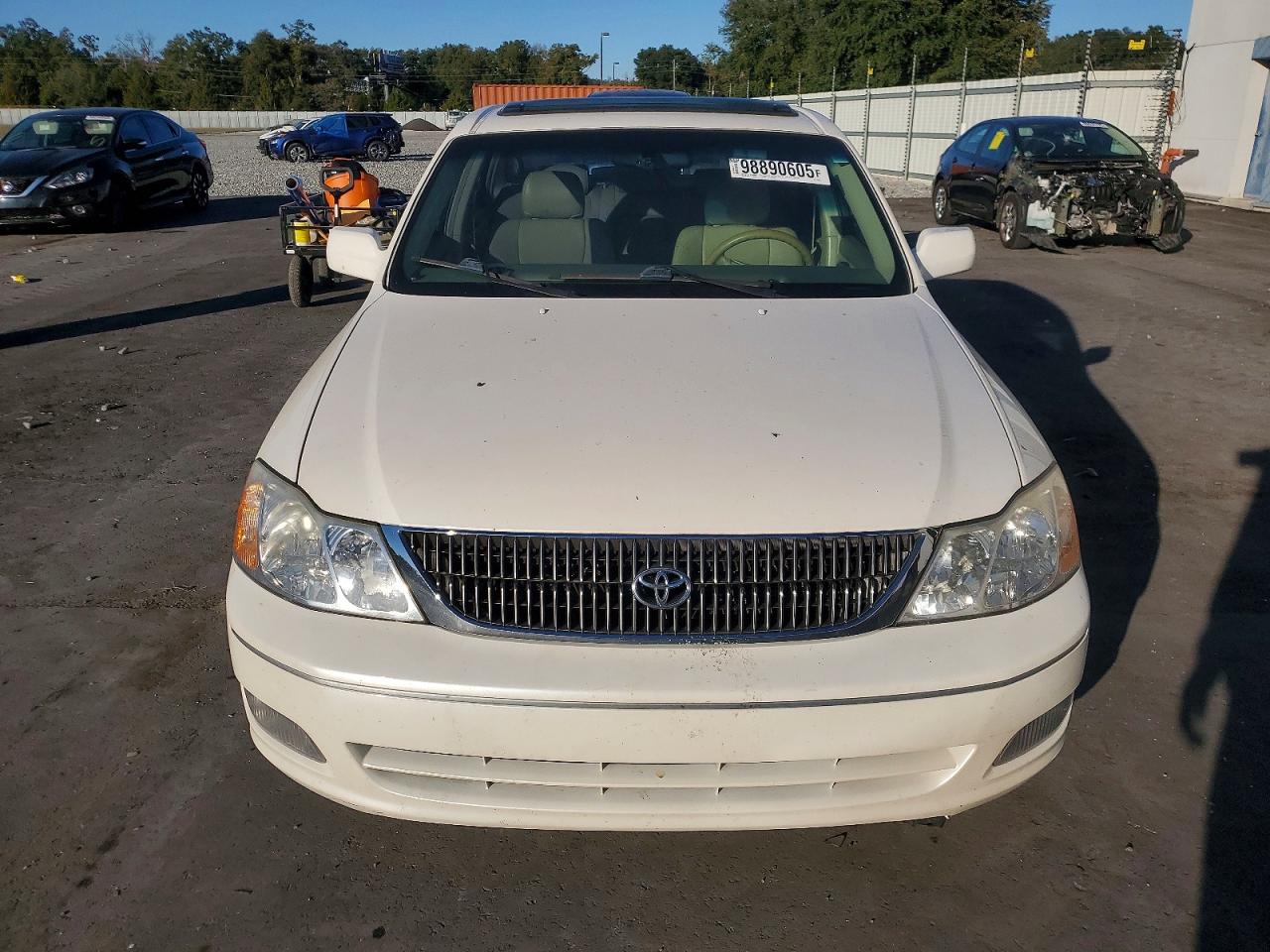 2000 TOYOTA AVALON XL photo 5