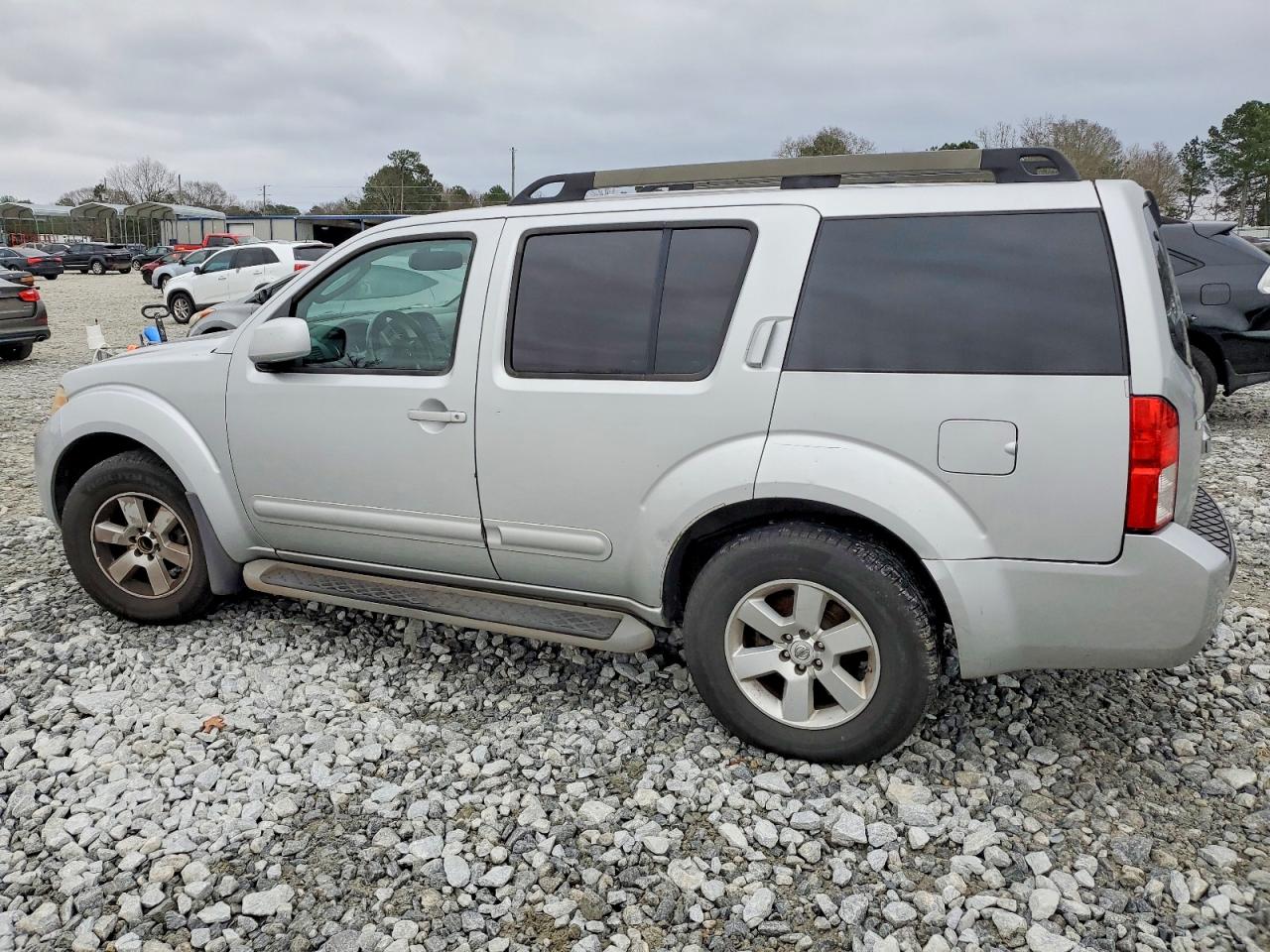 2012 NISSAN PATHFINDER S photo 2