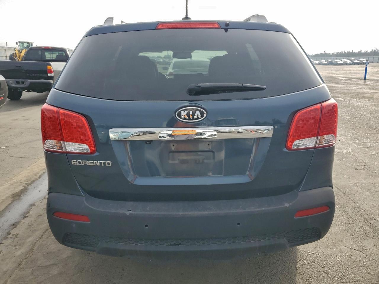2012 KIA SORENTO BASE photo 6