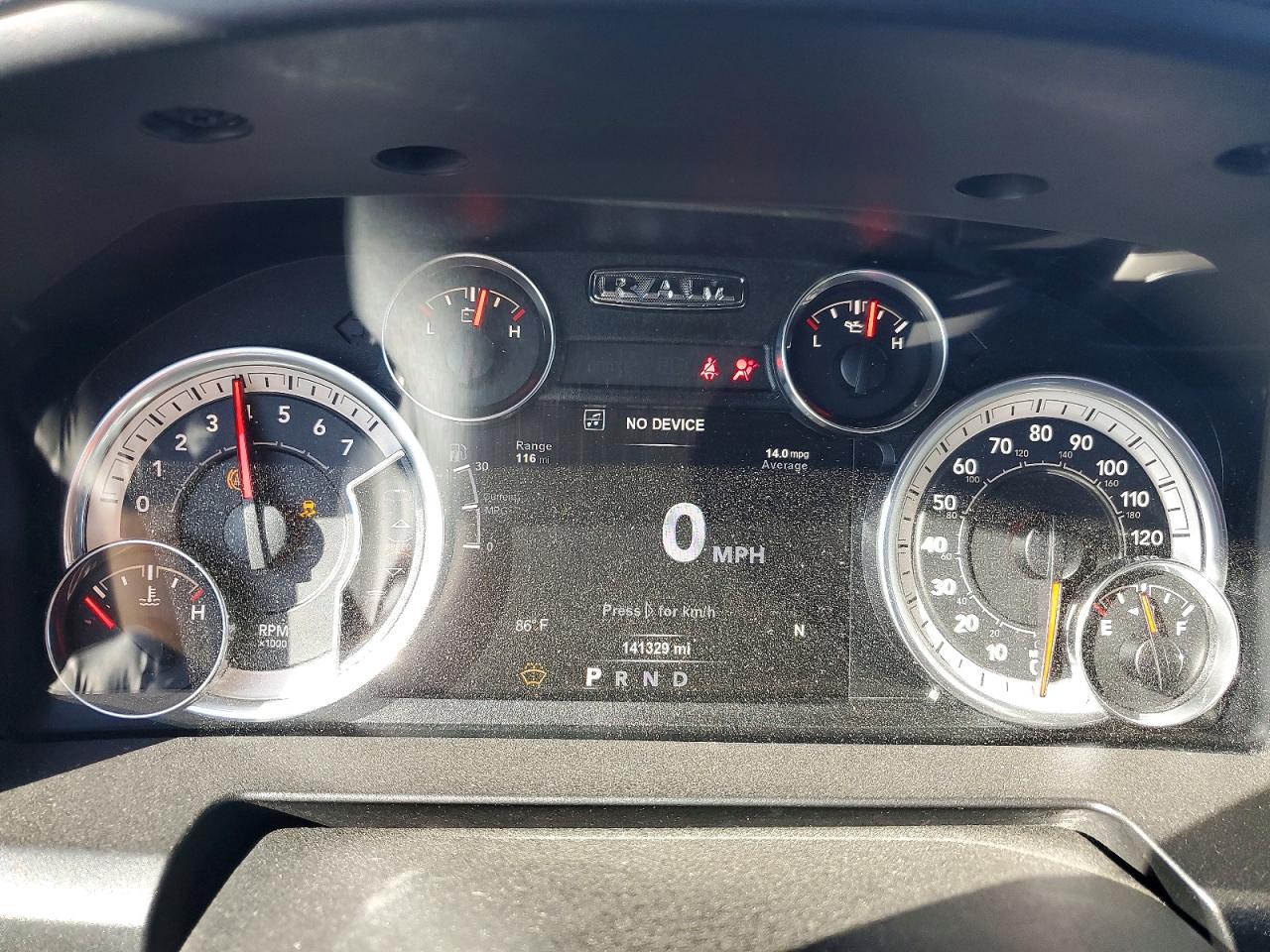 2017 RAM 1500 SLT photo 9