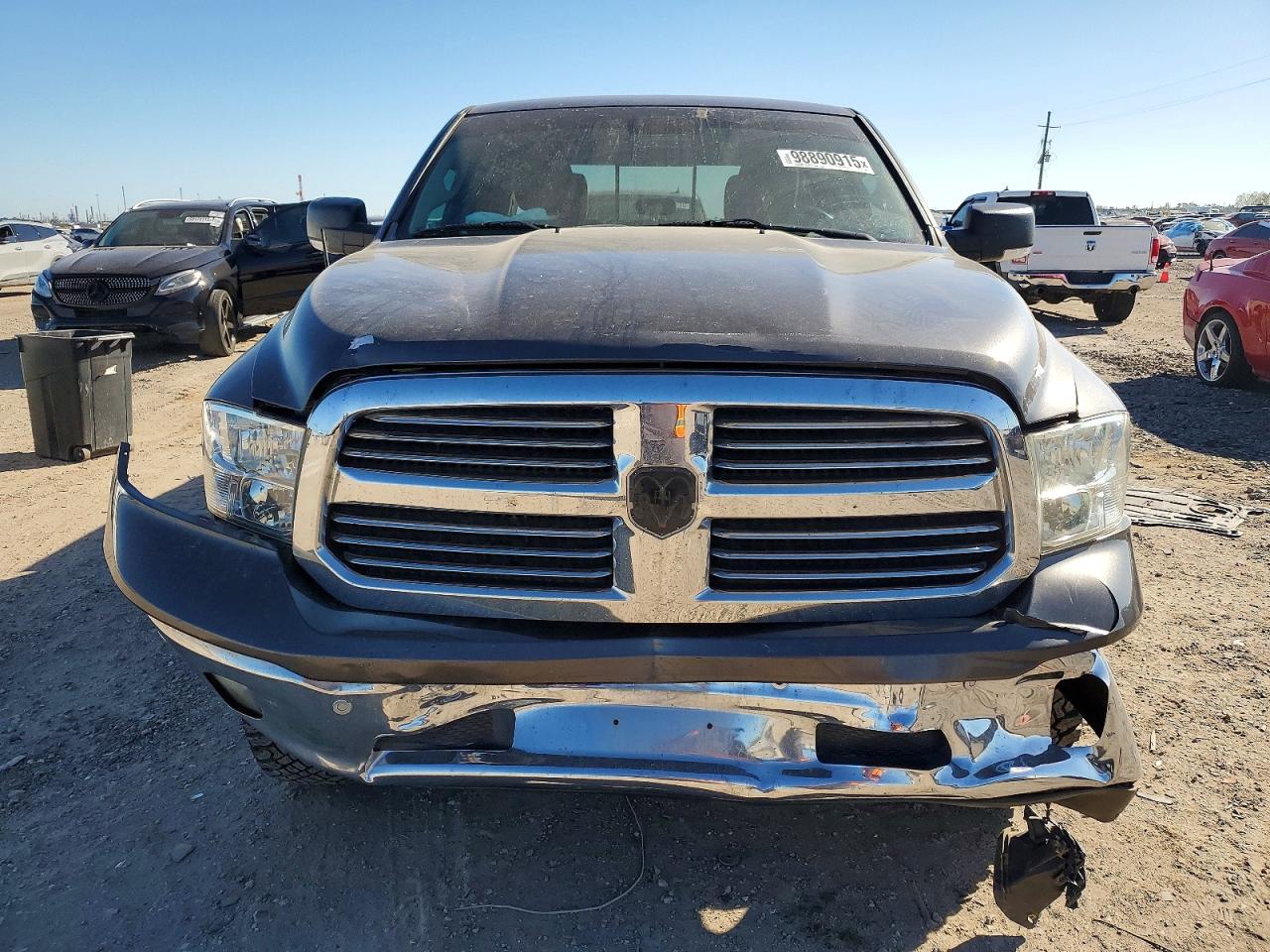 2017 RAM 1500 SLT photo 5