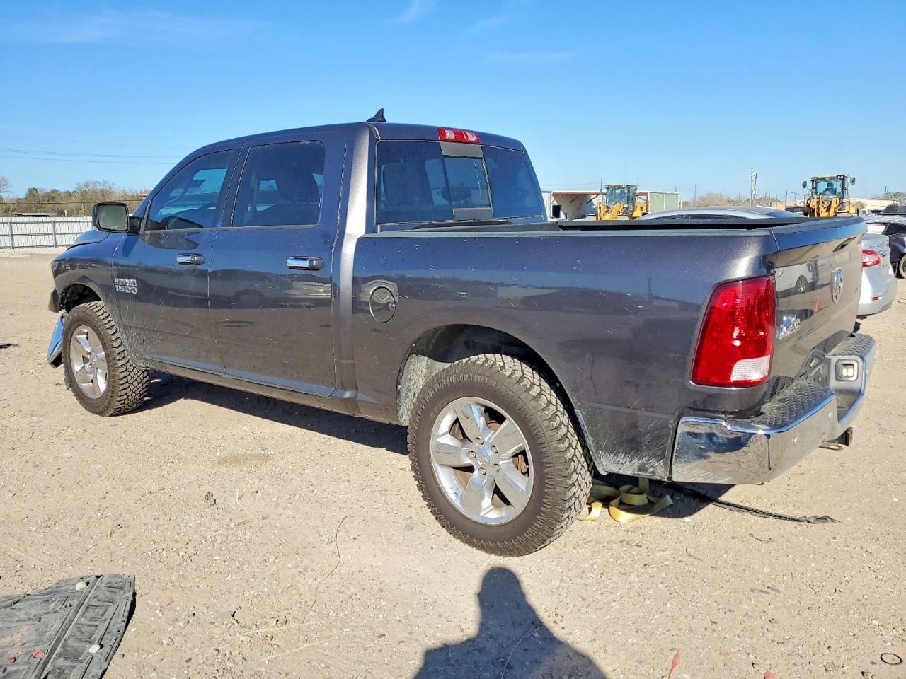 2017 RAM 1500 SLT photo 2