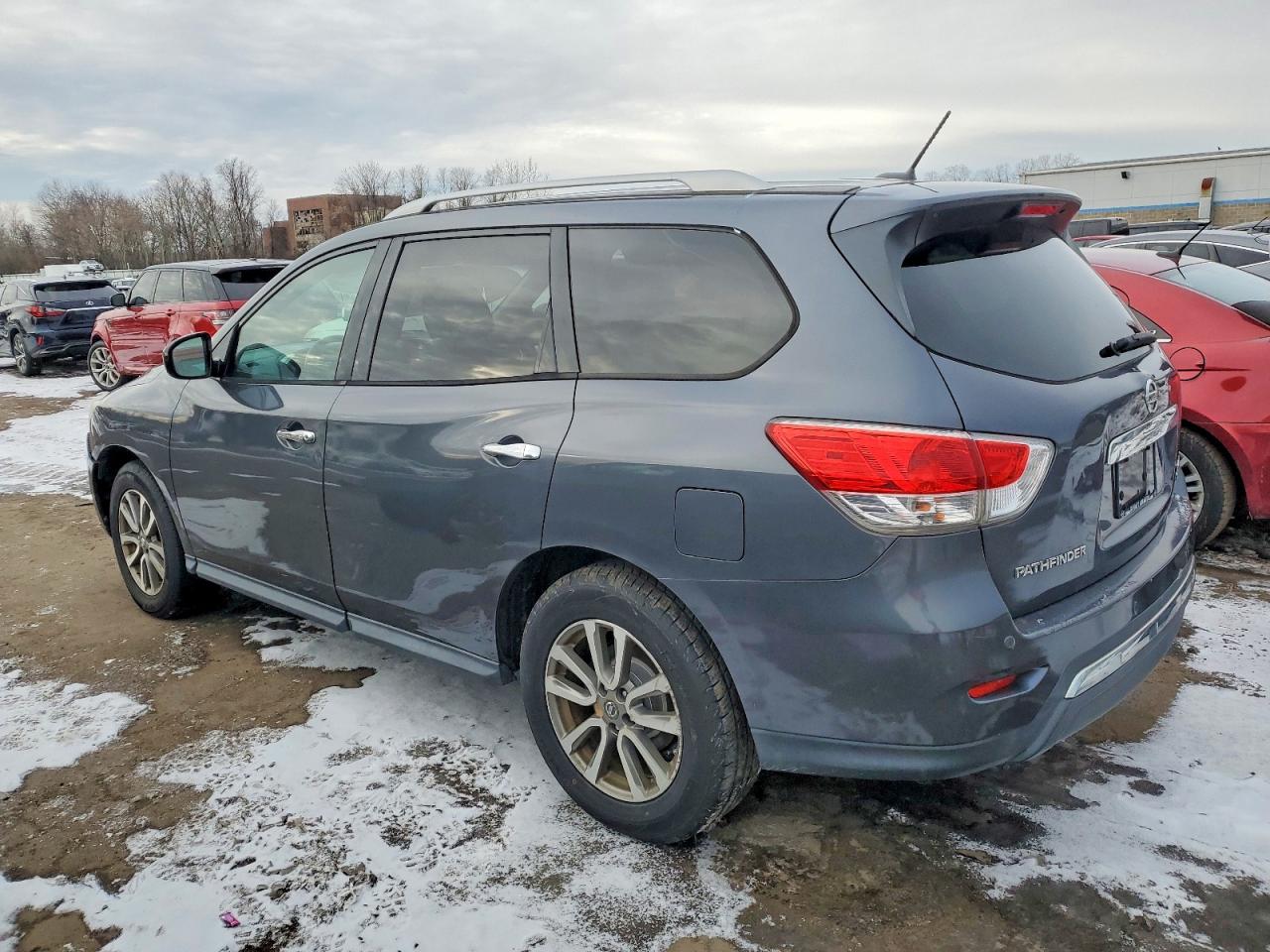 2013 NISSAN PATHFINDER S photo 4