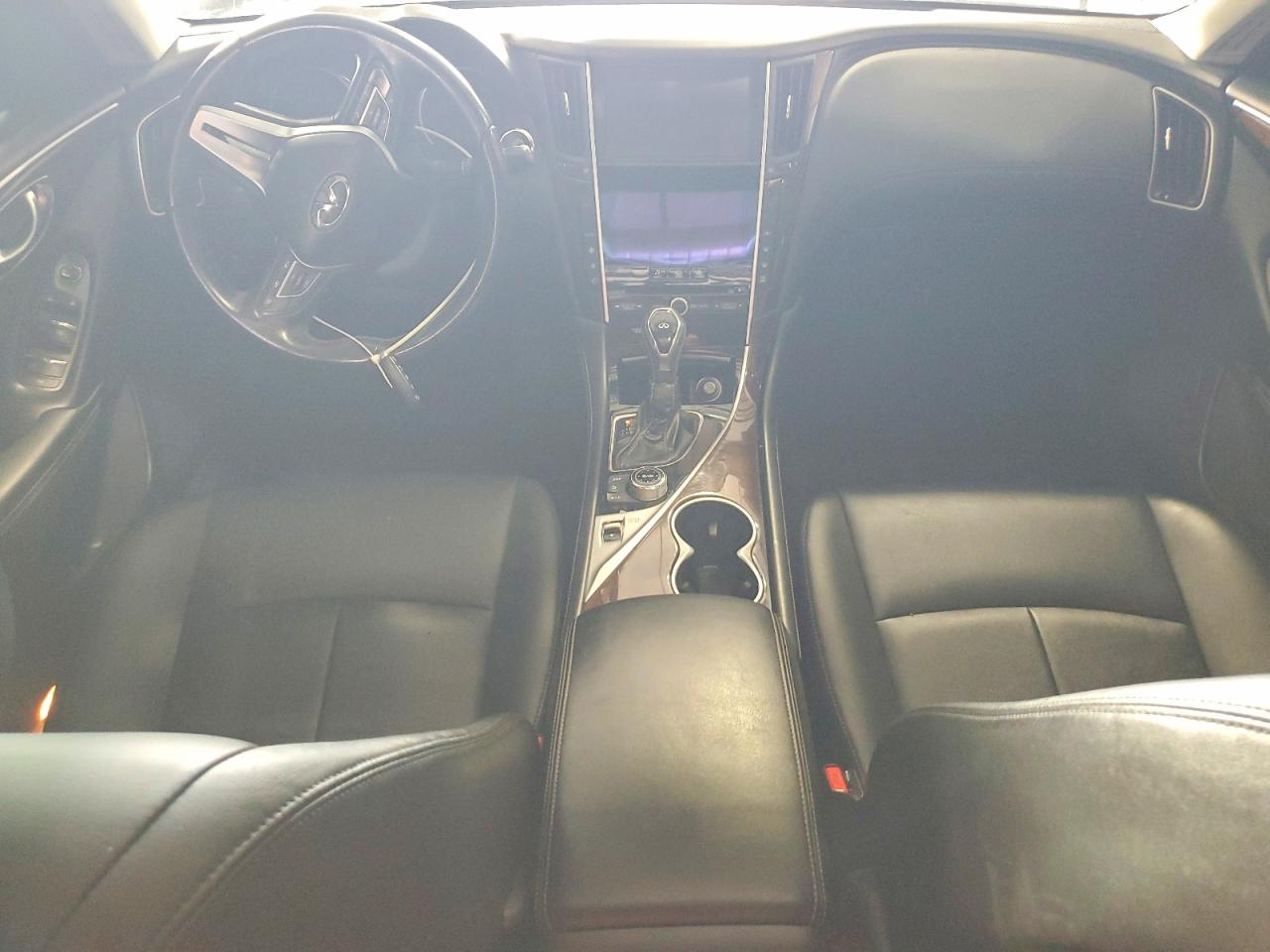 2018 INFINITI Q50 LUXE photo 8