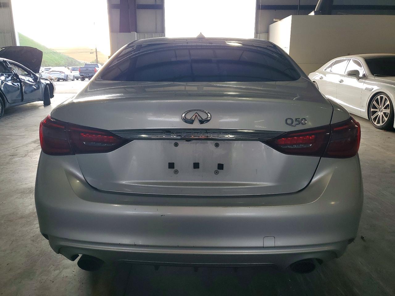 2018 INFINITI Q50 LUXE photo 6