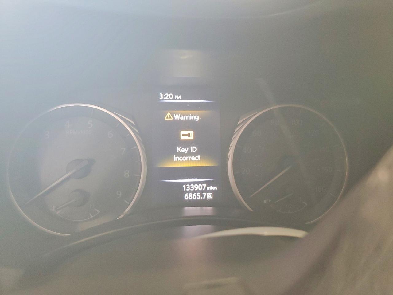 2018 INFINITI Q50 LUXE photo 9