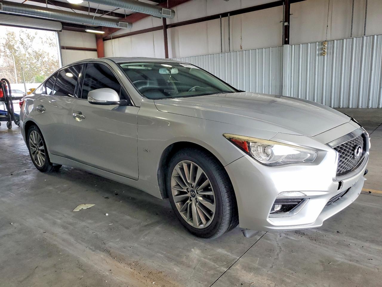 2018 INFINITI Q50 LUXE photo 4
