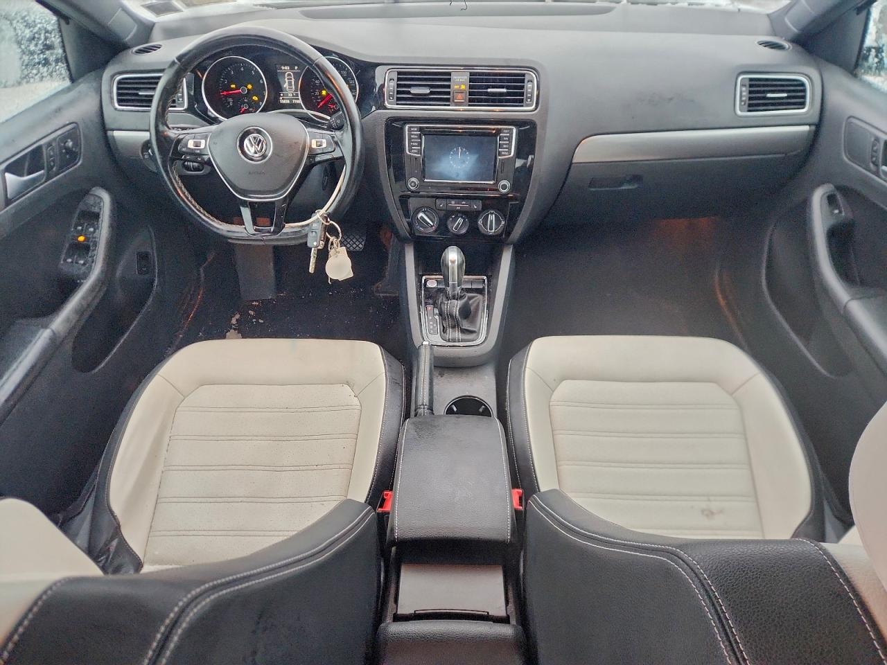 2016 VOLKSWAGEN JETTA SPORT photo 8