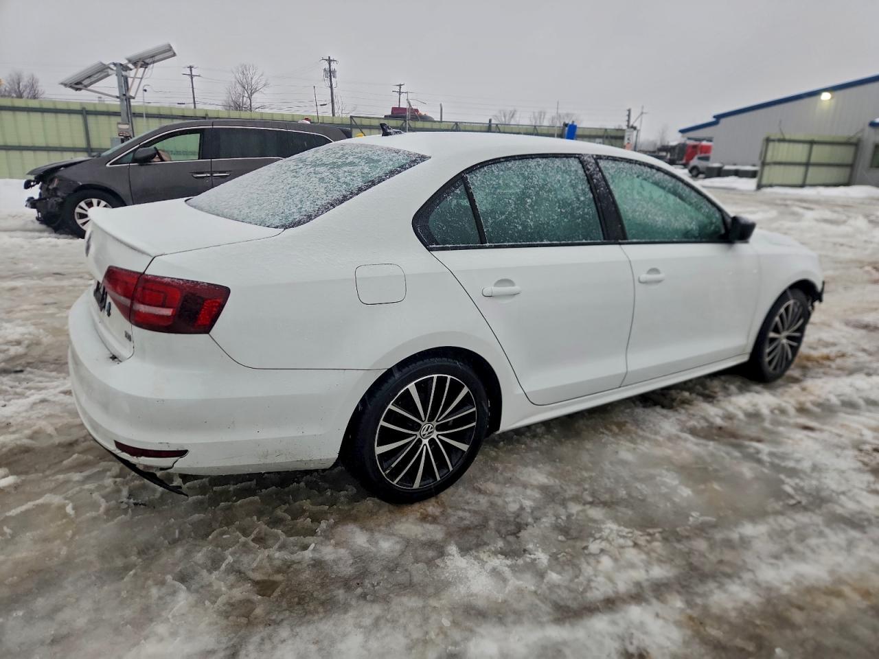 2016 VOLKSWAGEN JETTA SPORT photo 3
