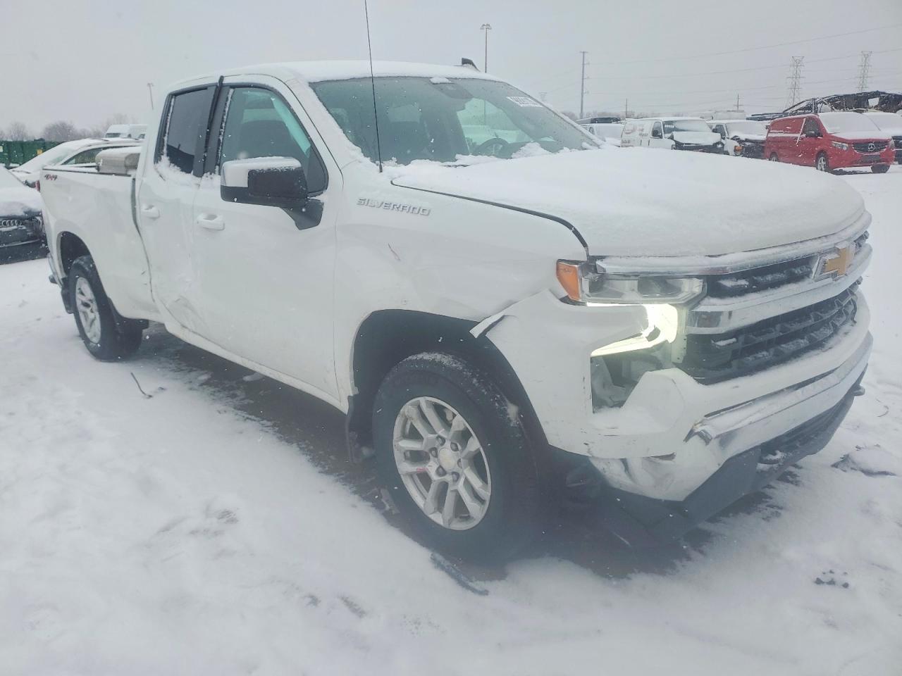 2024 CHEVROLET SILVERADO K1500 LT photo 4