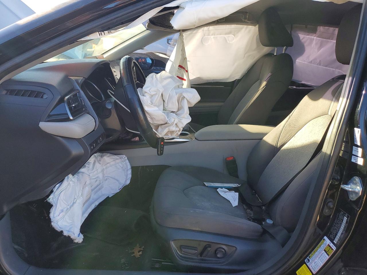 2023 TOYOTA CAMRY LE photo 7