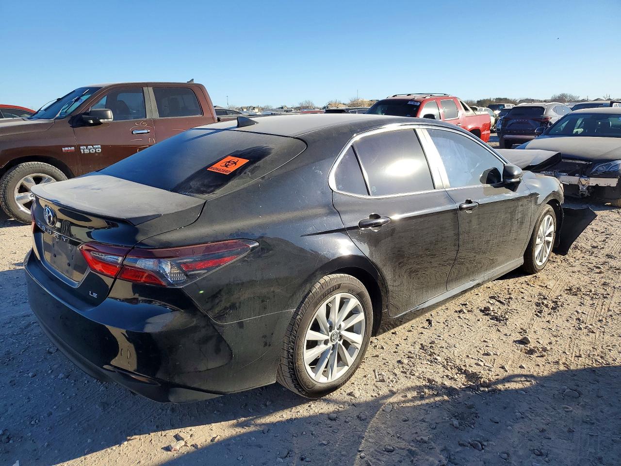 2023 TOYOTA CAMRY LE photo 3
