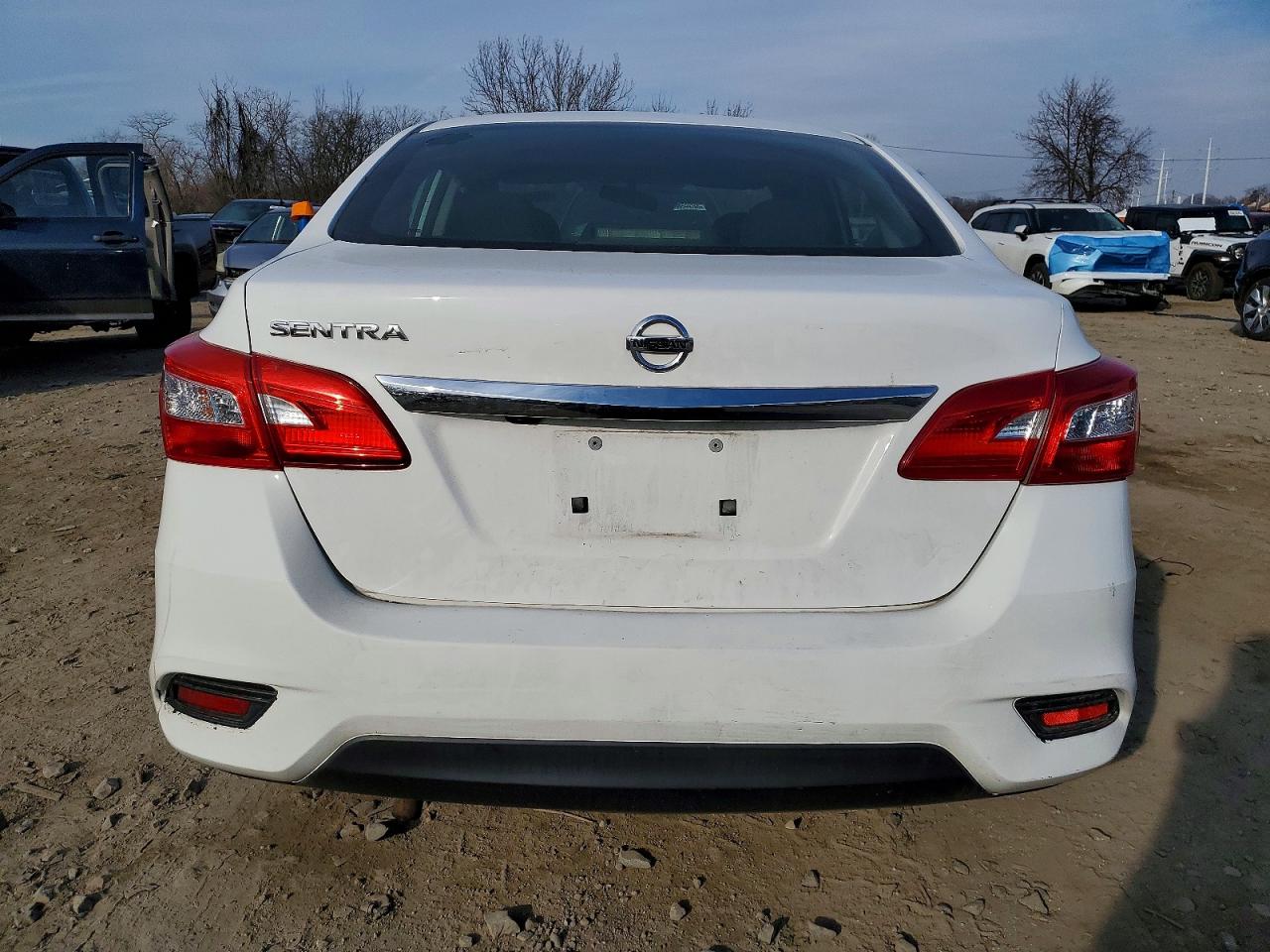 2019 NISSAN SENTRA S photo 11