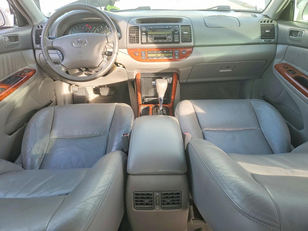 2003 TOYOTA CAMRY LE photo 8