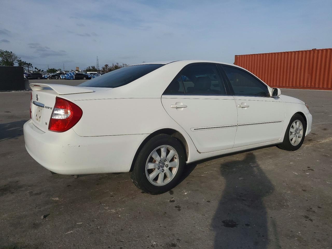 2003 TOYOTA CAMRY LE photo 3