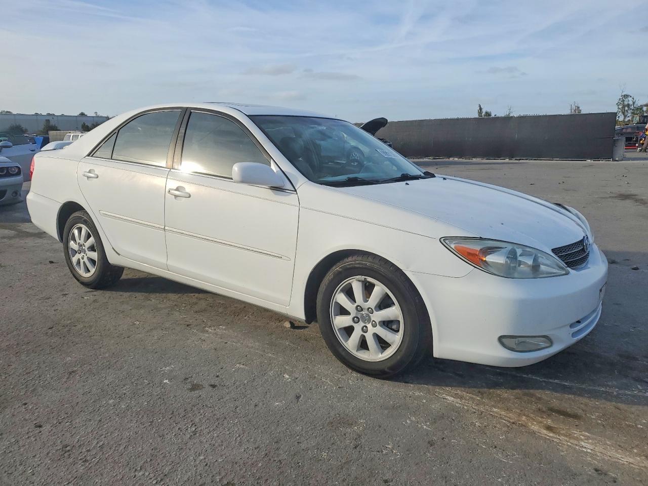 2003 TOYOTA CAMRY LE photo 4