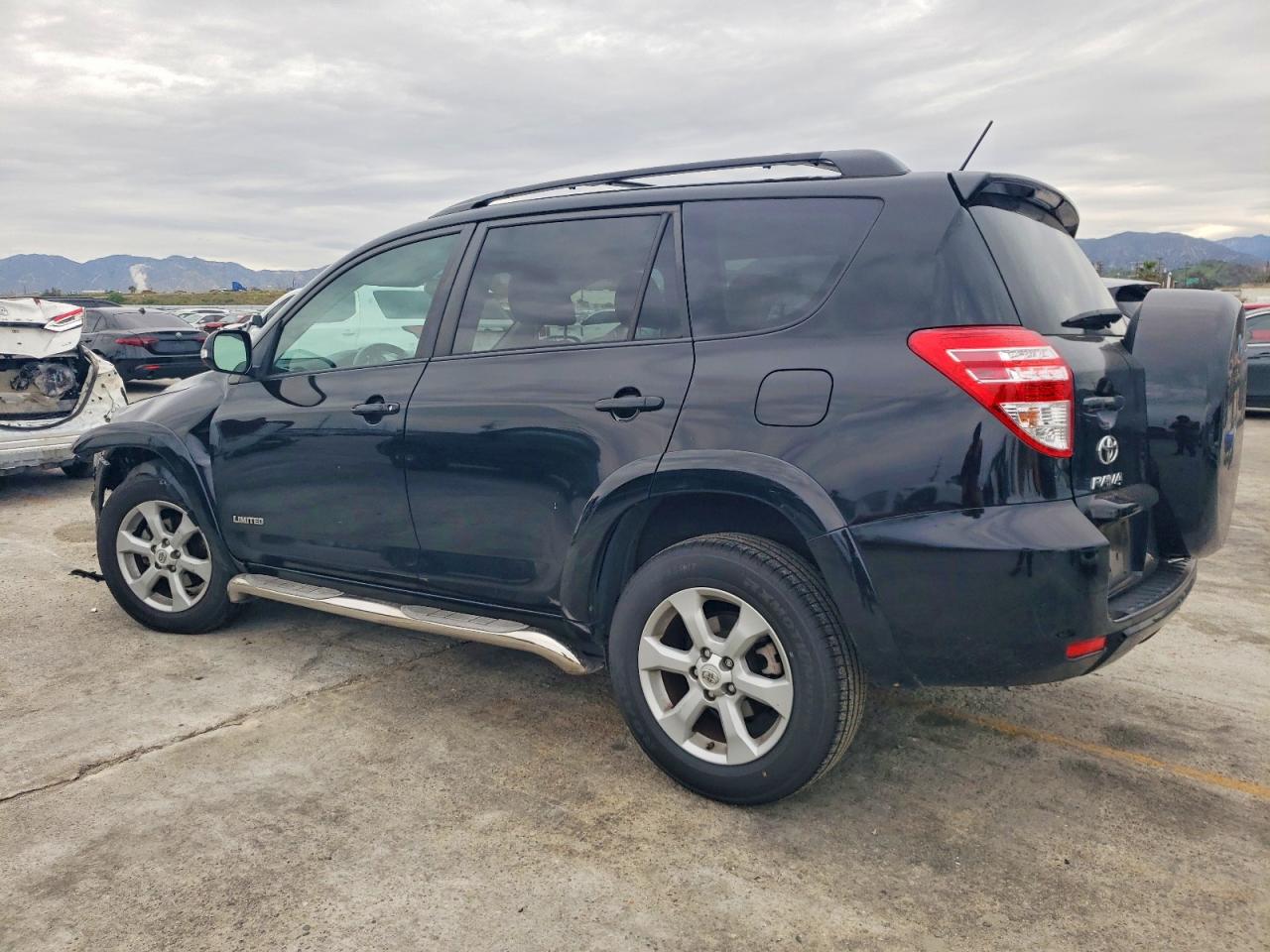 2011 TOYOTA RAV4 LIMITED photo 2
