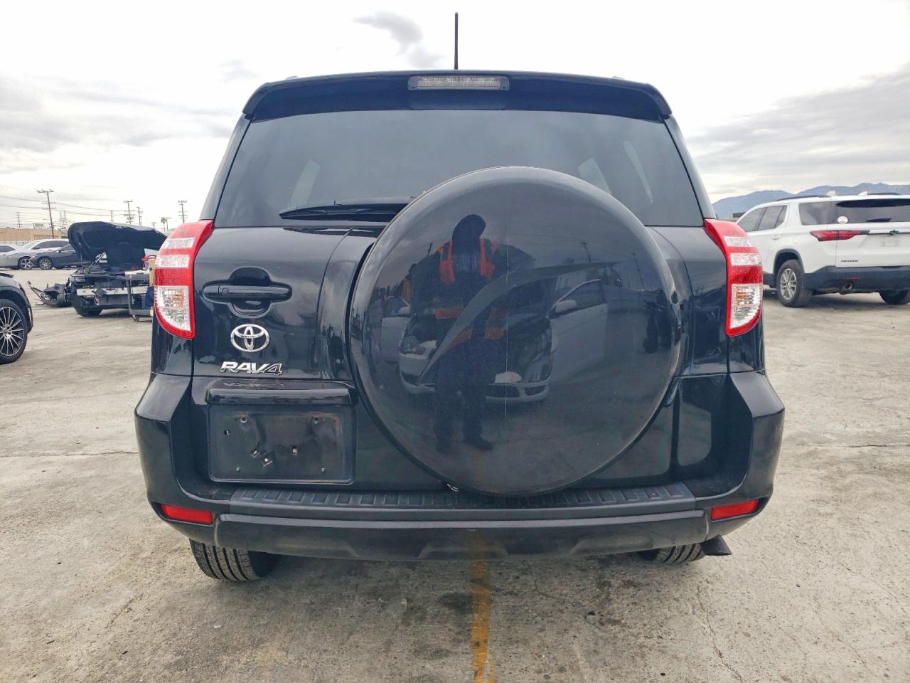 2011 TOYOTA RAV4 LIMITED photo 6