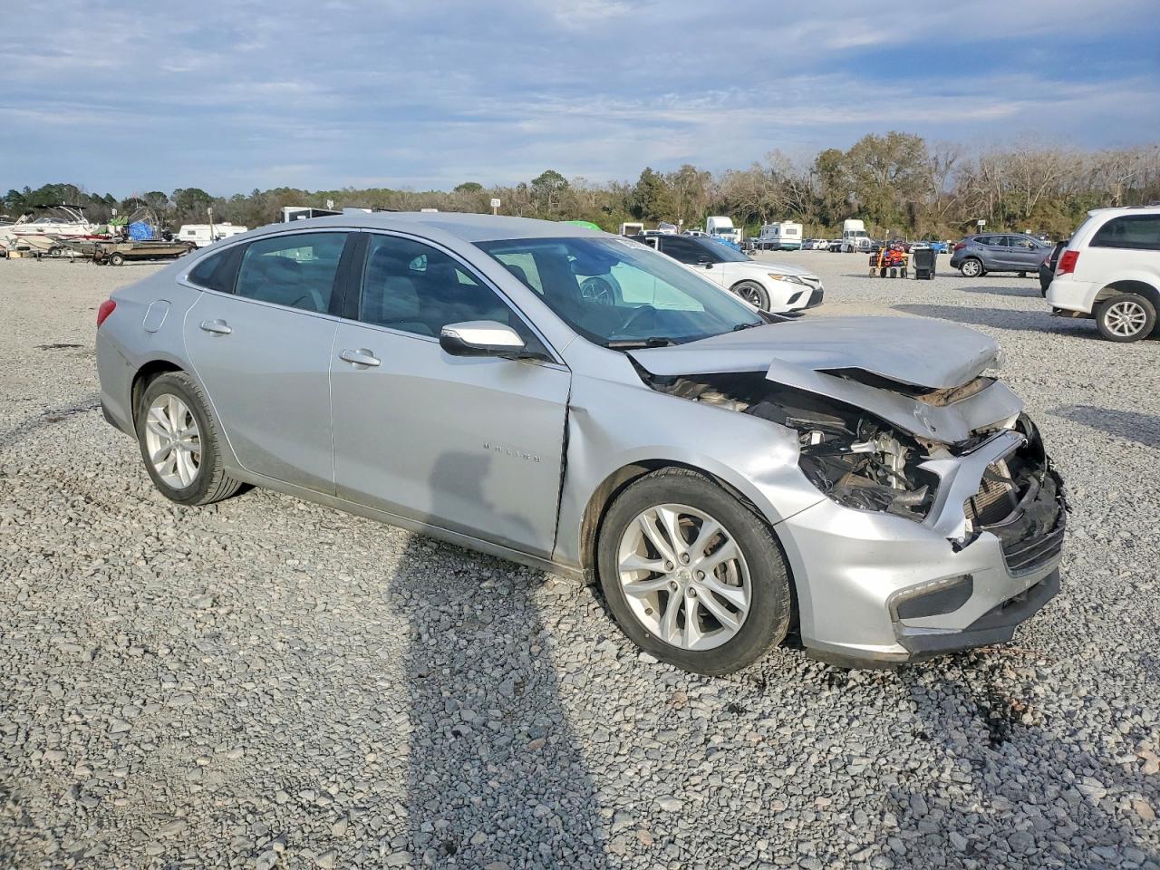 2017 CHEVROLET MALIBU LT photo 4