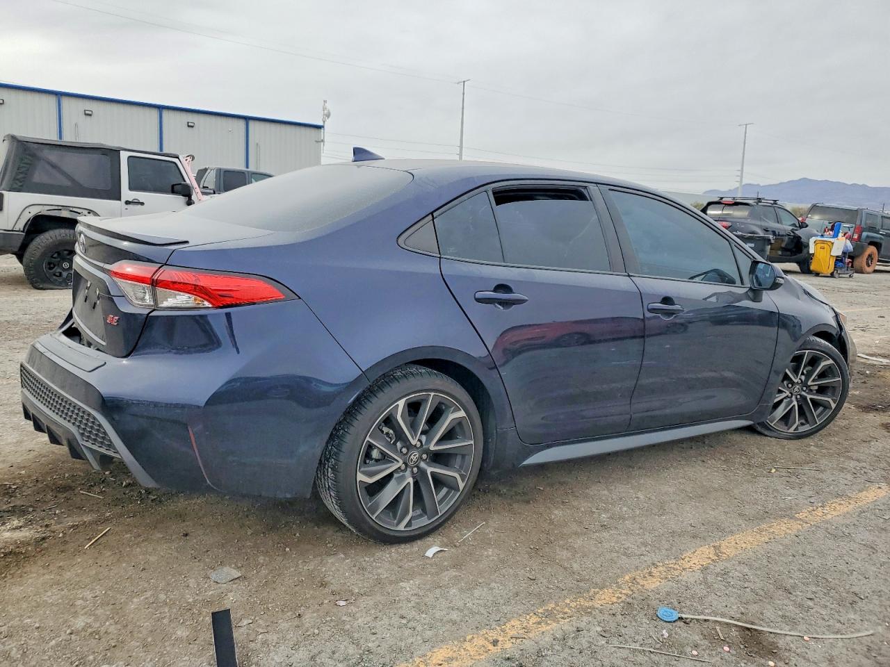 2022 TOYOTA COROLLA SE photo 3