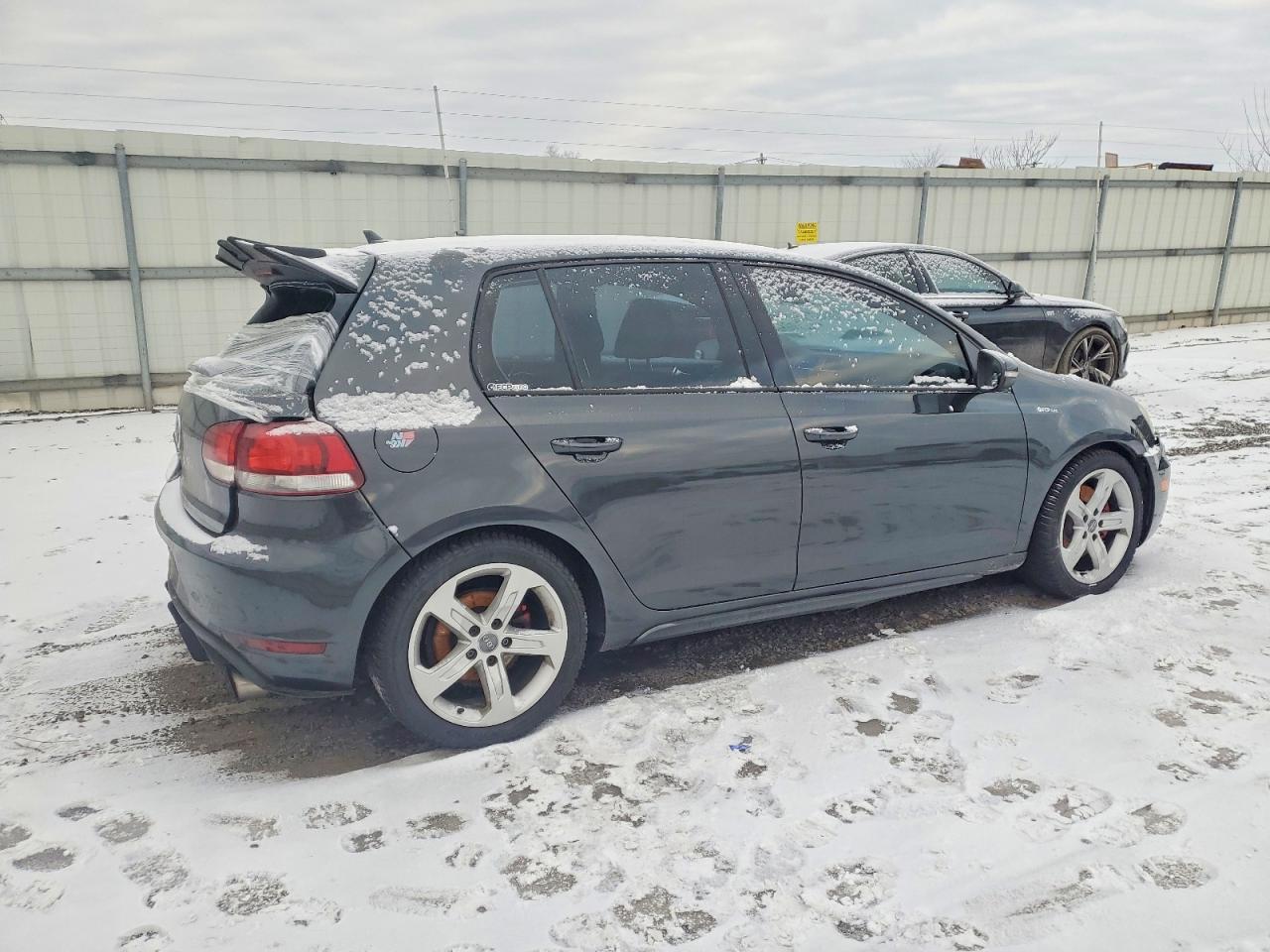 2013 VOLKSWAGEN GTI photo 5