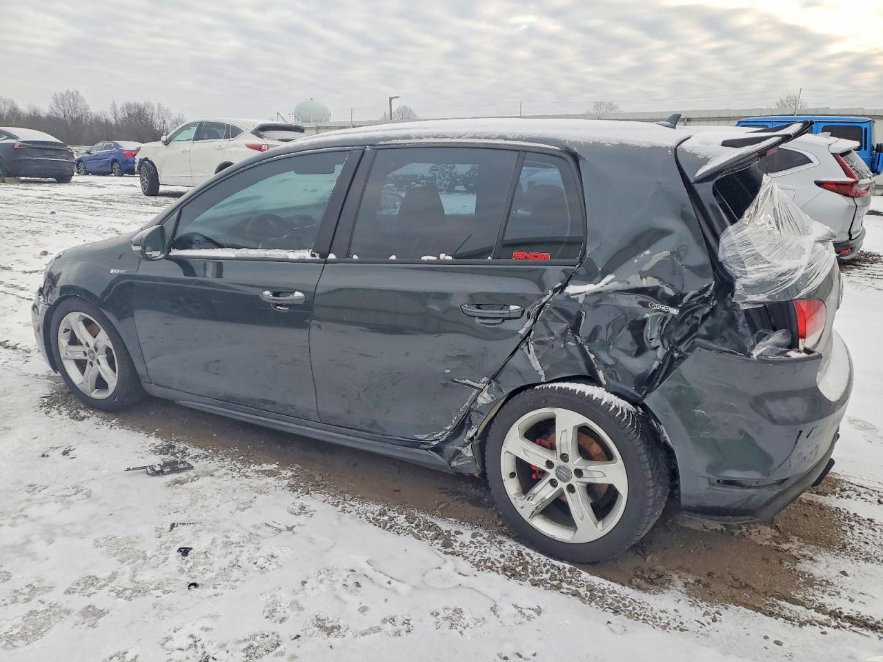 2013 VOLKSWAGEN GTI photo 3