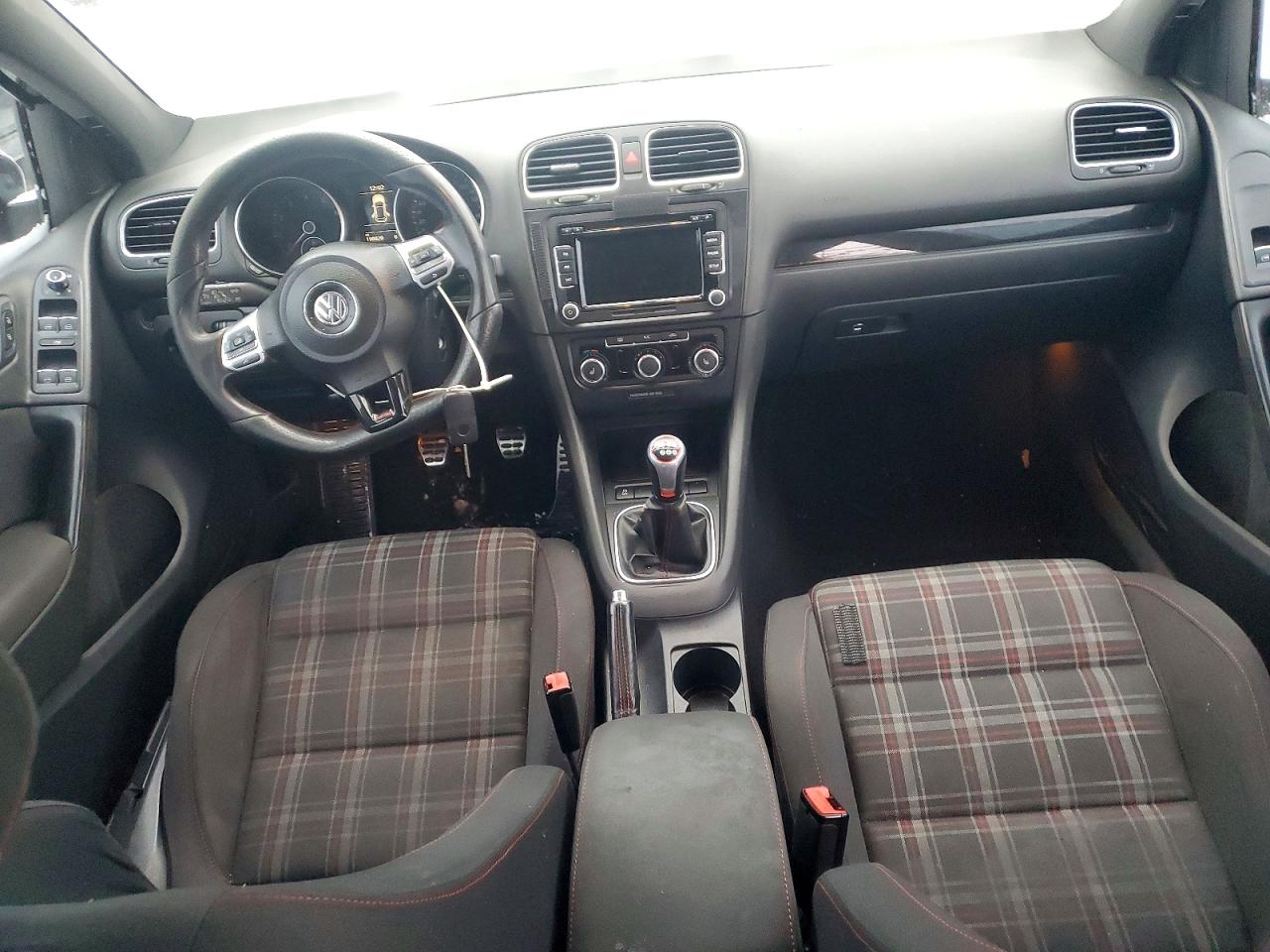 2013 VOLKSWAGEN GTI photo 15