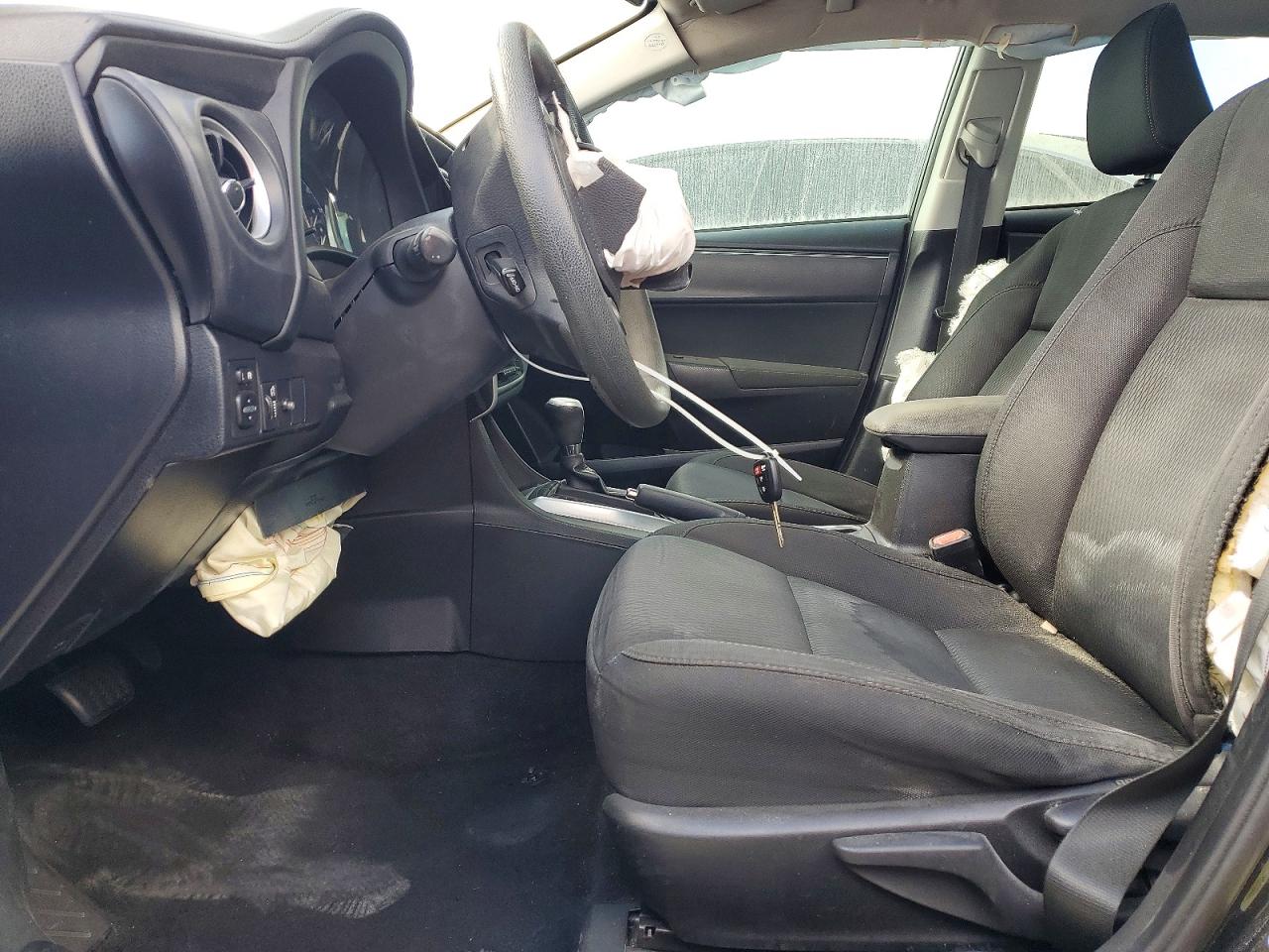 2017 TOYOTA COROLLA L photo 7