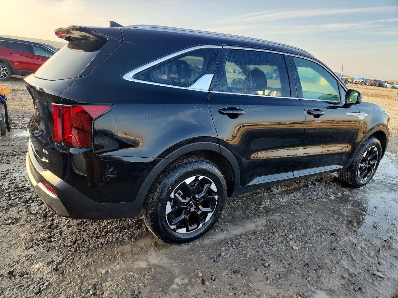 2024 KIA SORENTO S photo 3
