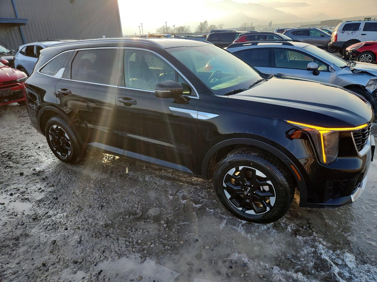 2024 KIA SORENTO S photo 4