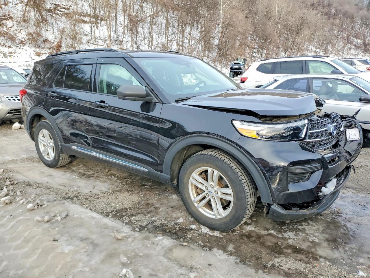2020 FORD EXPLORER XLT photo 4
