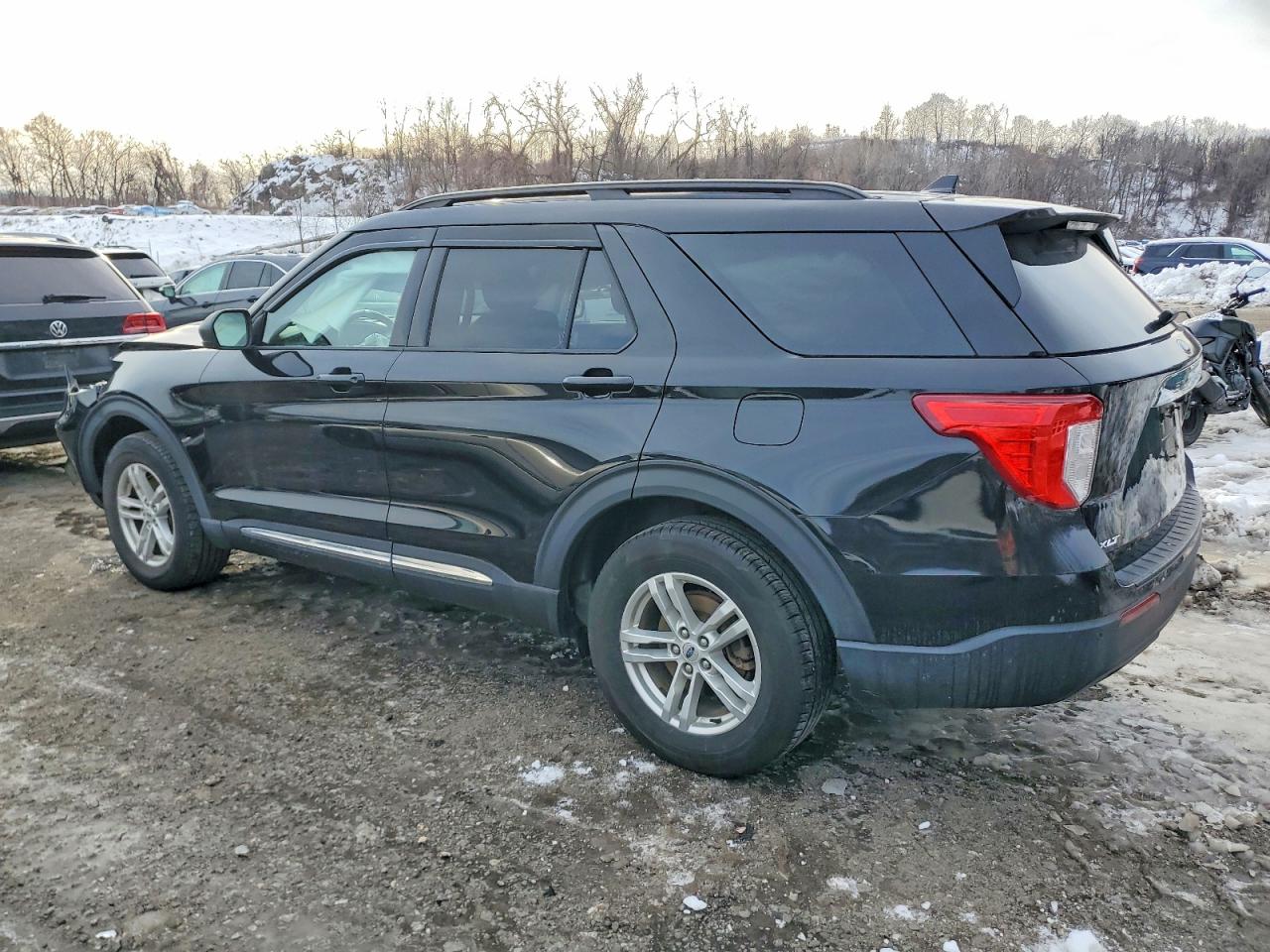 2020 FORD EXPLORER XLT photo 2