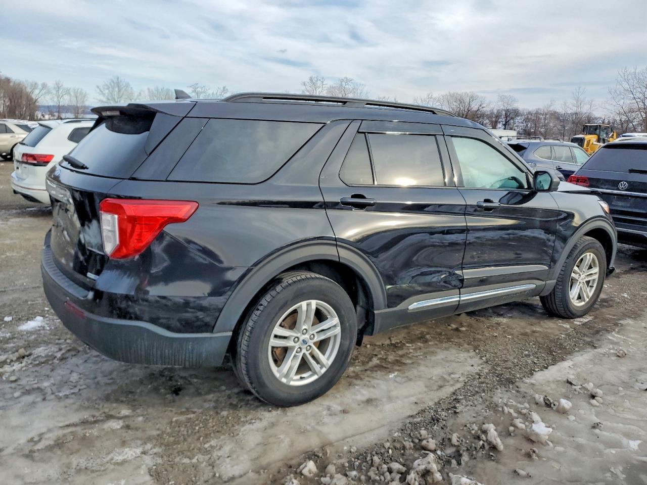 2020 FORD EXPLORER XLT photo 3
