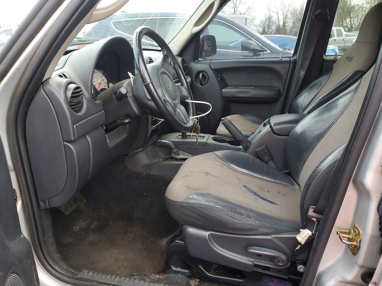 2004 JEEP LIBERTY SPORT photo 7