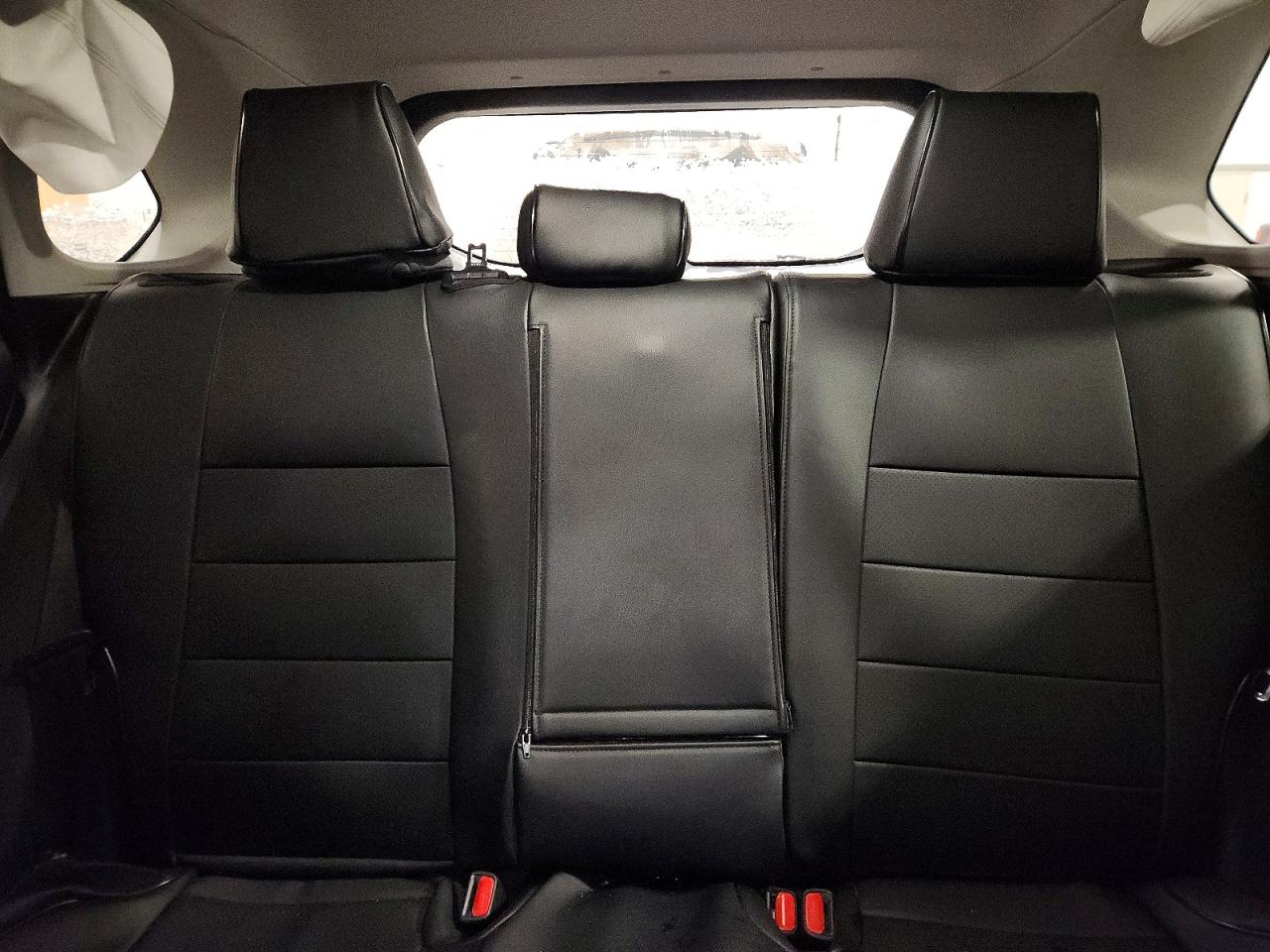 2025 TOYOTA RAV4 XLE photo 10