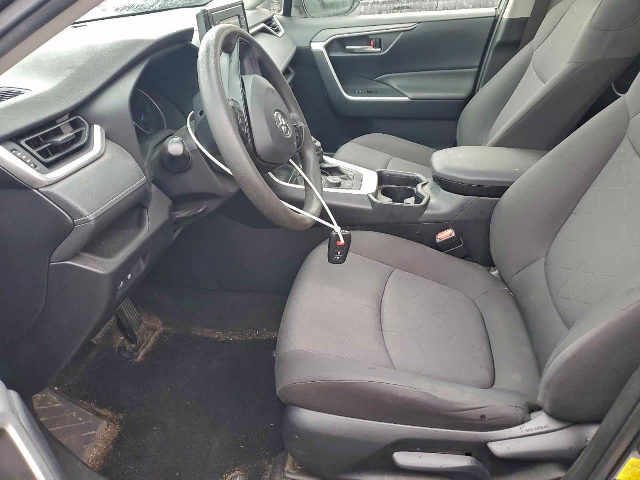 2019 TOYOTA RAV4 XLE photo 13