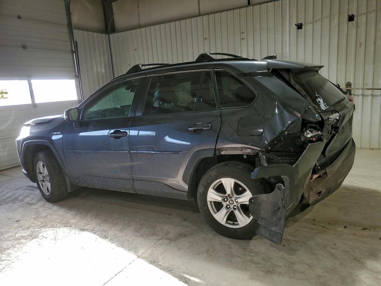 2019 TOYOTA RAV4 XLE photo 3