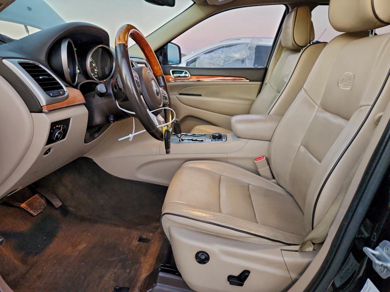 2012 JEEP GRAND CHEROKEE OVERLAND photo 19