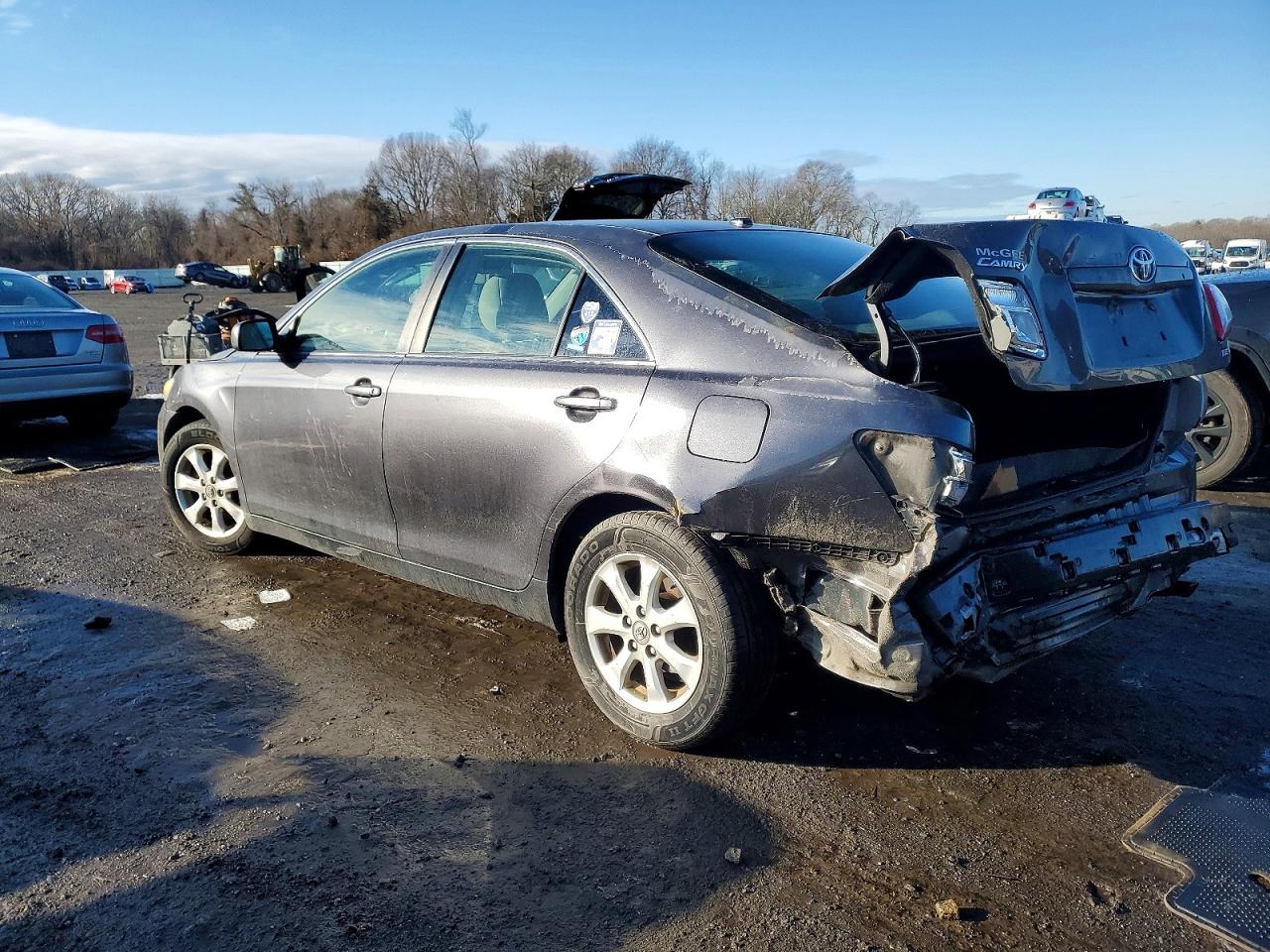 2011 TOYOTA CAMRY BASE photo 2